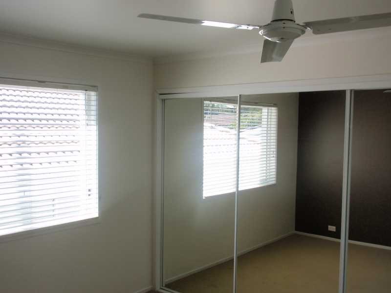 Unit 2/66 Castille Crescent, Edens Landing QLD 4207