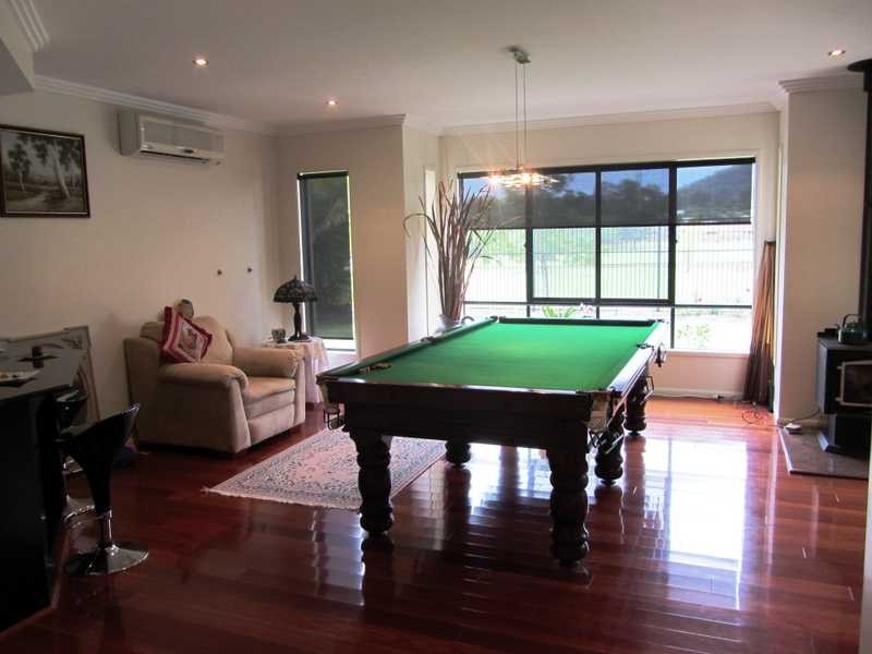 31 The Avenue, Windaroo QLD 4207