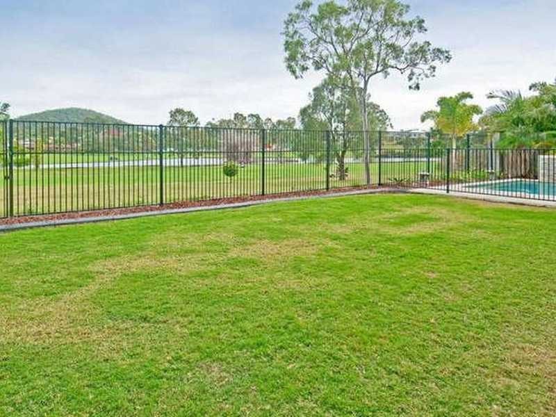 31 The Avenue, Windaroo QLD 4207