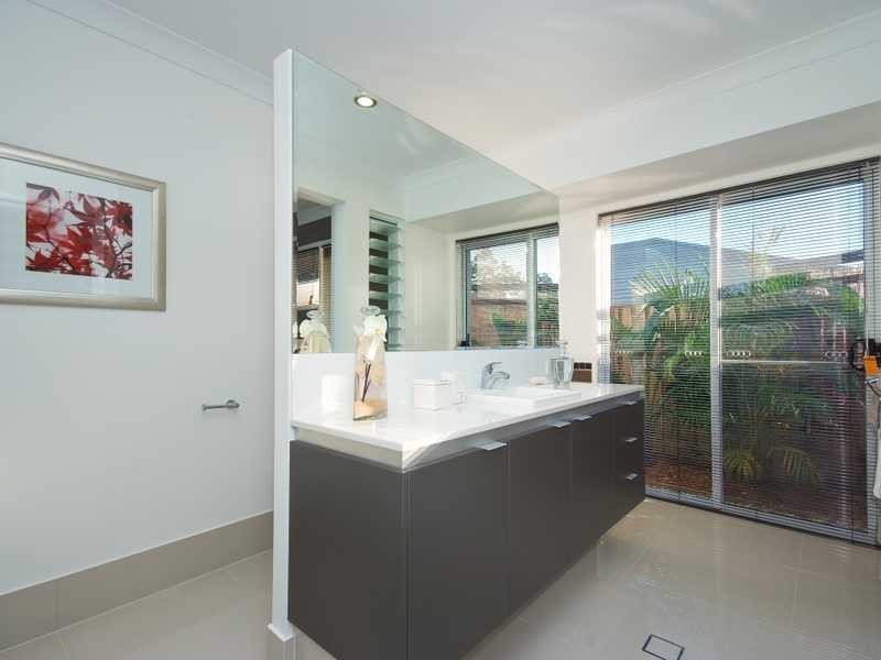 14 Richmond Crescent, Waterford QLD 4133