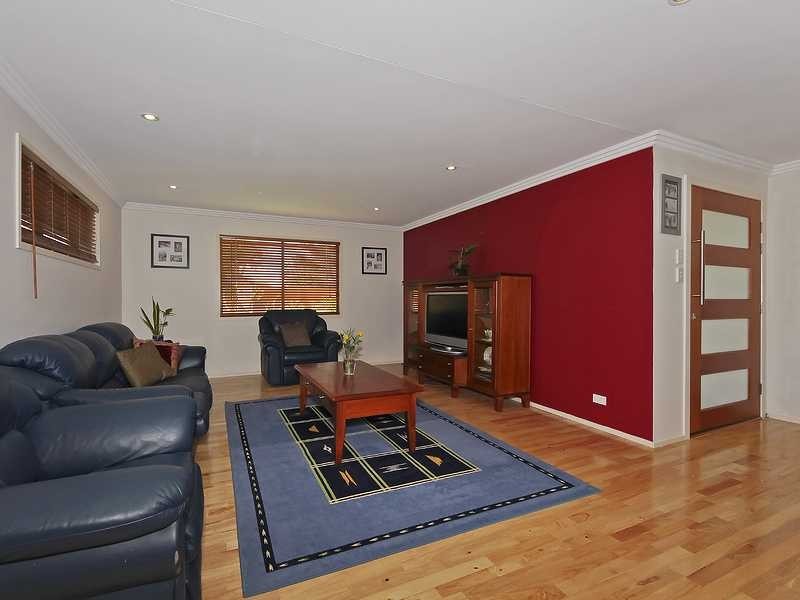 11 Glendevon Crescent, Mount Warren Park QLD 4207