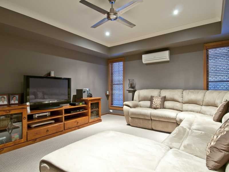 31 Lake Breeze Drive, Windaroo QLD 4207