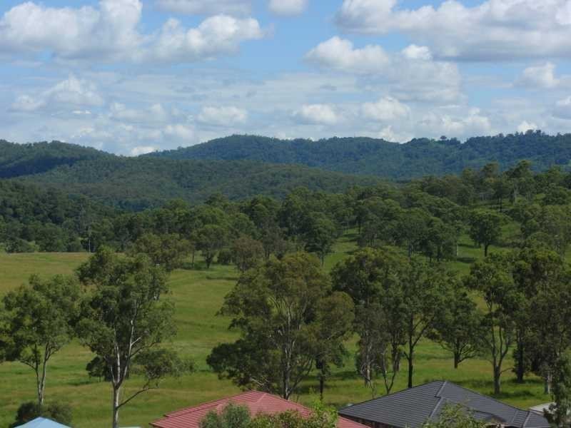 8 McGrath Crt, Ormeau Hills QLD 4208
