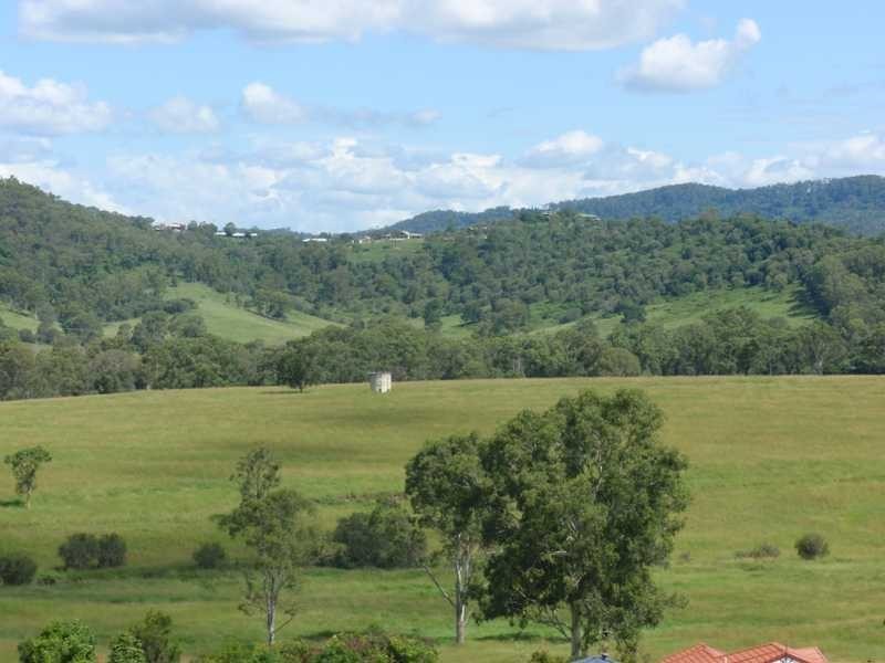 8 McGrath Crt, Ormeau Hills QLD 4208