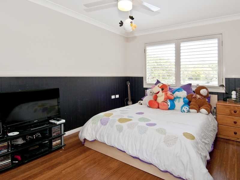 17 Grehan Cres, Mount Warren Park QLD 4207