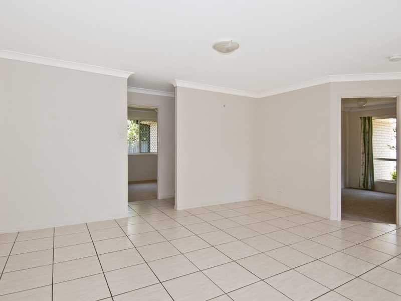7 Kings Row, Edens Landing QLD 4207