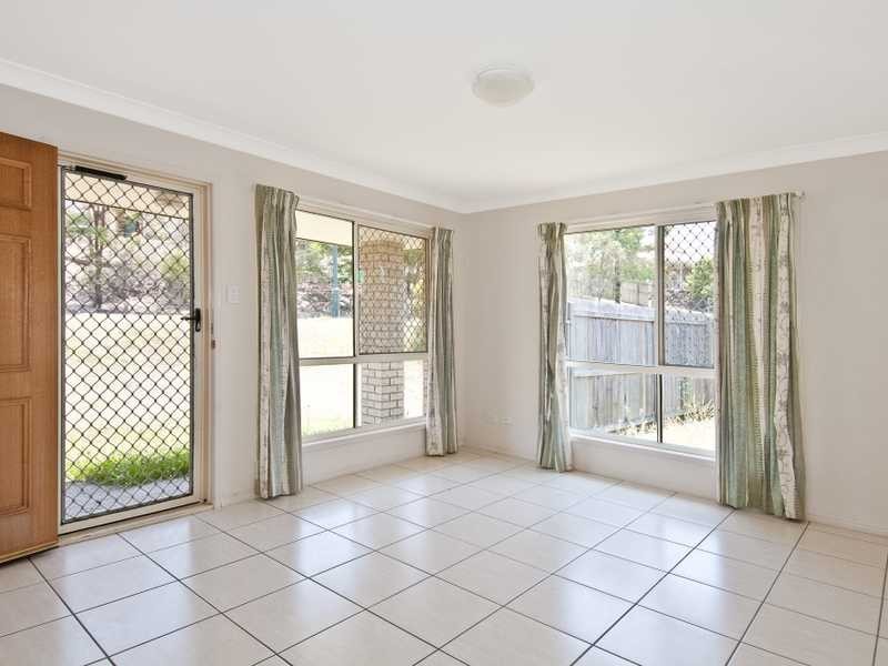 7 Kings Row, Edens Landing QLD 4207