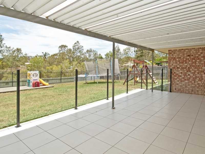 12 Duesbury Crescent, Edens Landing QLD 4207