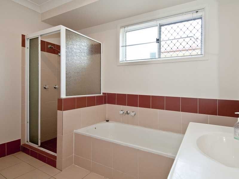 12 Duesbury Crescent, Edens Landing QLD 4207