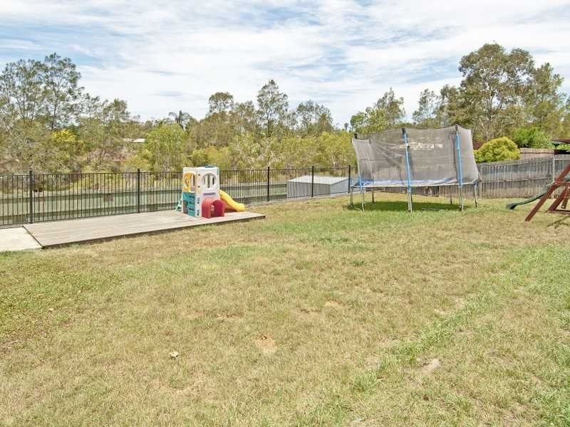 12 Duesbury Crescent, Edens Landing QLD 4207