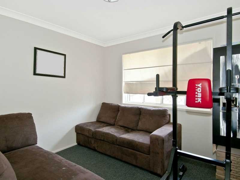 12 Duesbury Crescent, Edens Landing QLD 4207