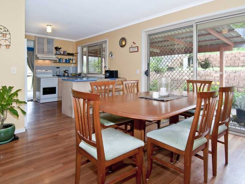 17 Leighton Drive, Edens Landing QLD 4207