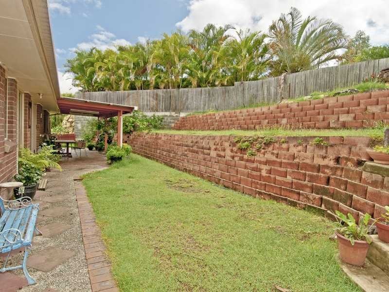 17 Leighton Drive, Edens Landing QLD 4207
