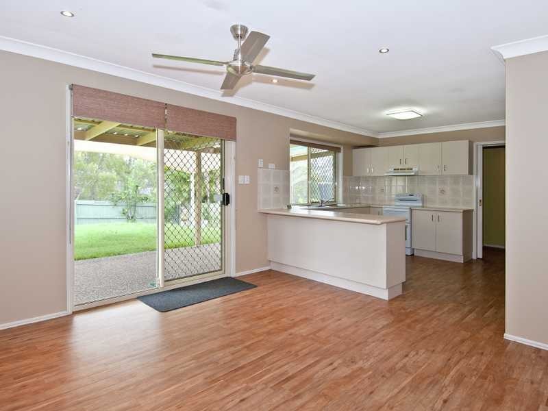 24 Duesbury Crescent, Edens Landing QLD 4207