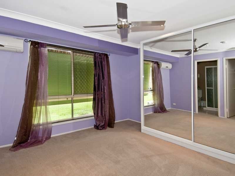 24 Duesbury Crescent, Edens Landing QLD 4207