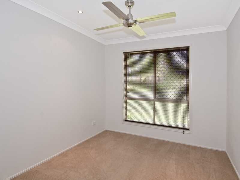 24 Duesbury Crescent, Edens Landing QLD 4207