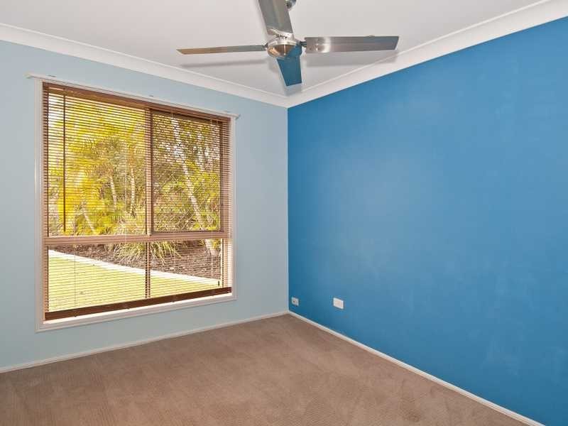 24 Duesbury Crescent, Edens Landing QLD 4207