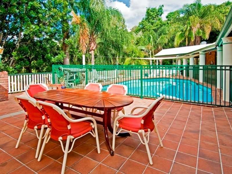 5 Bahrview Drive, Bahrs Scrub QLD 4207
