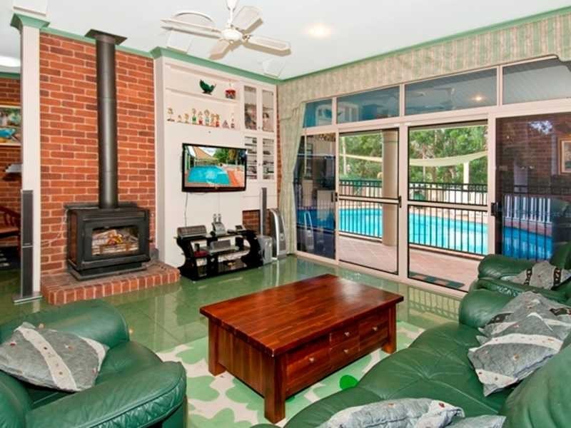 5 Bahrview Drive, Bahrs Scrub QLD 4207