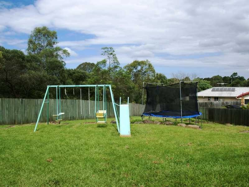 35 Eira Cr, Edens Landing QLD 4207