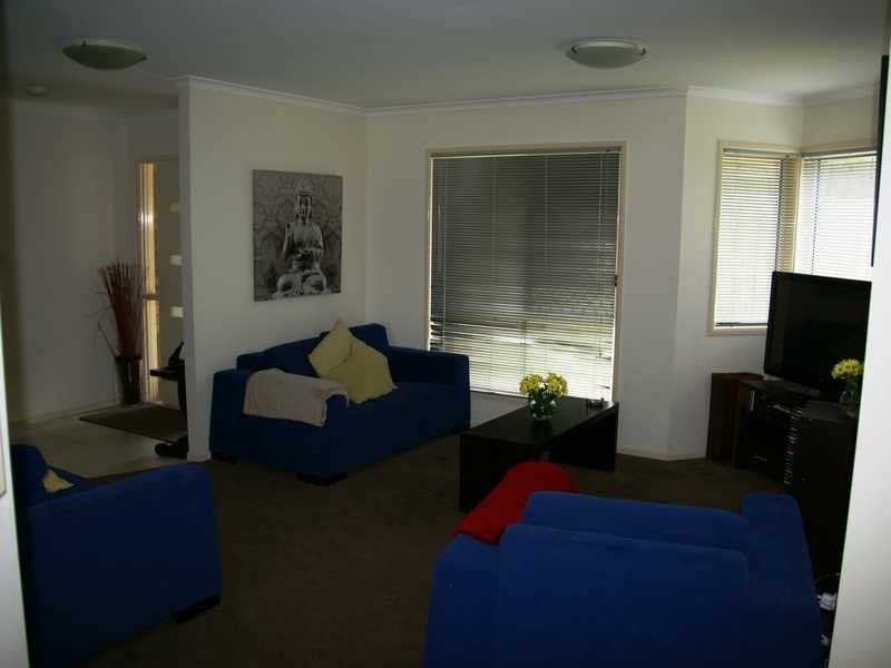 35 Eira Cr, Edens Landing QLD 4207