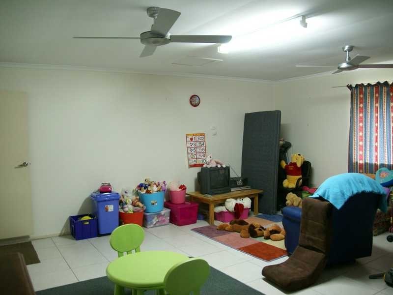 35 Eira Cr, Edens Landing QLD 4207