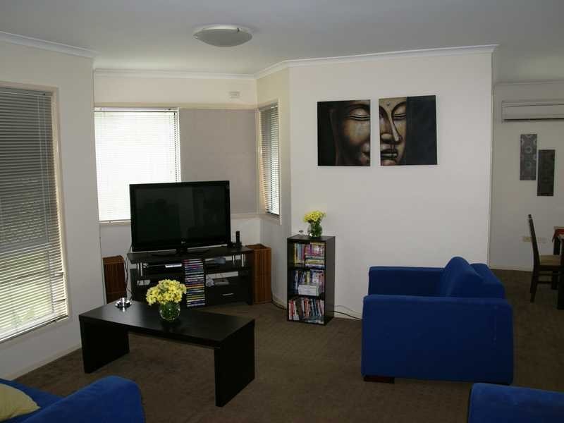 35 Eira Cr, Edens Landing QLD 4207