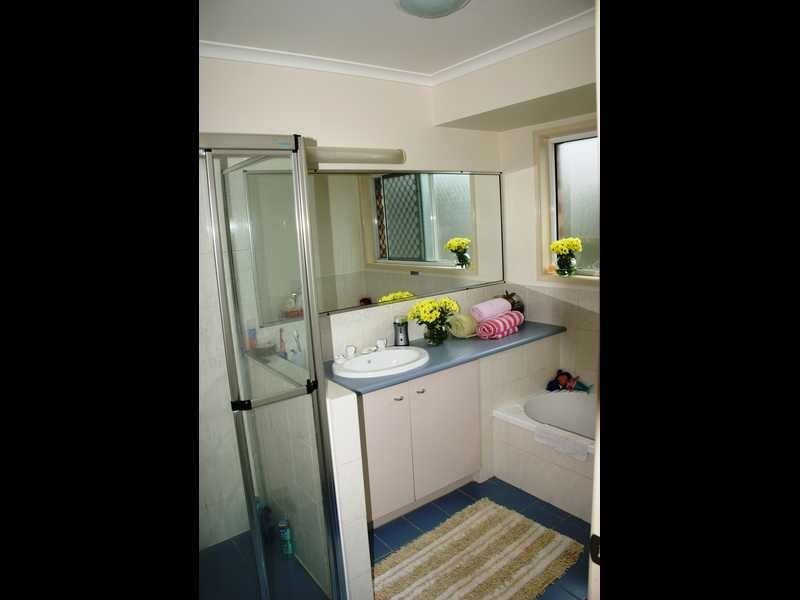 35 Eira Cr, Edens Landing QLD 4207