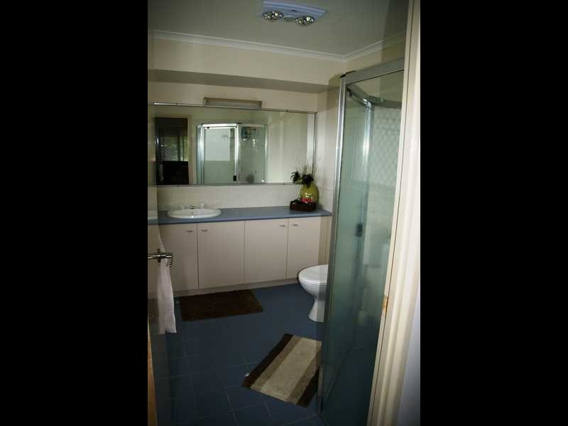 35 Eira Cr, Edens Landing QLD 4207