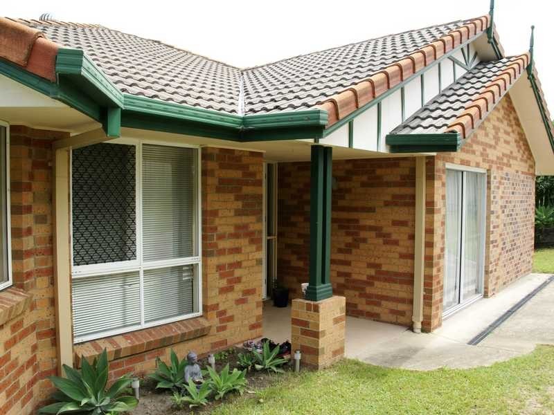 35 Eira Cr, Edens Landing QLD 4207