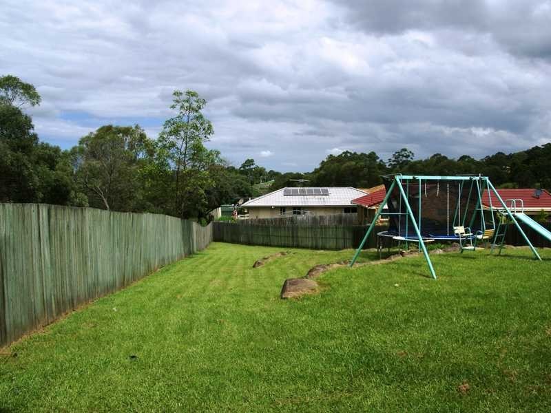 35 Eira Cr, Edens Landing QLD 4207
