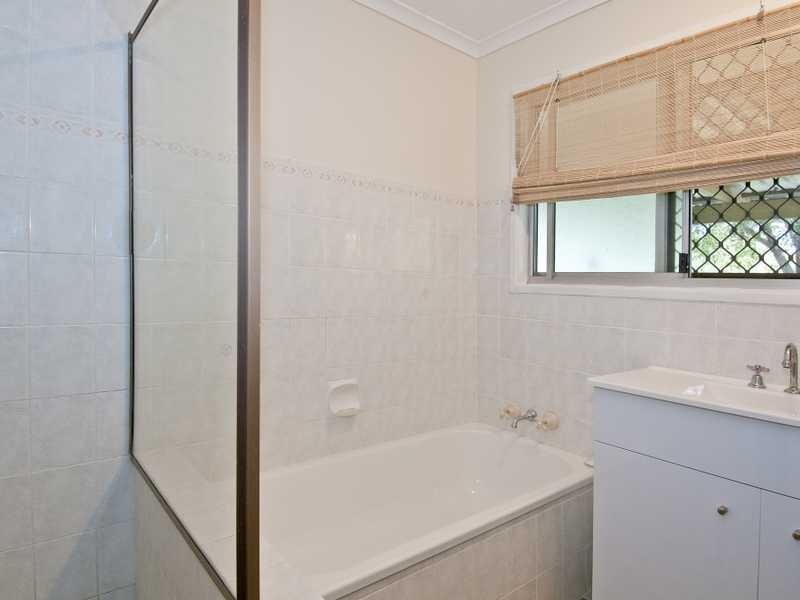 42 Harburg Drive, Beenleigh QLD 4207