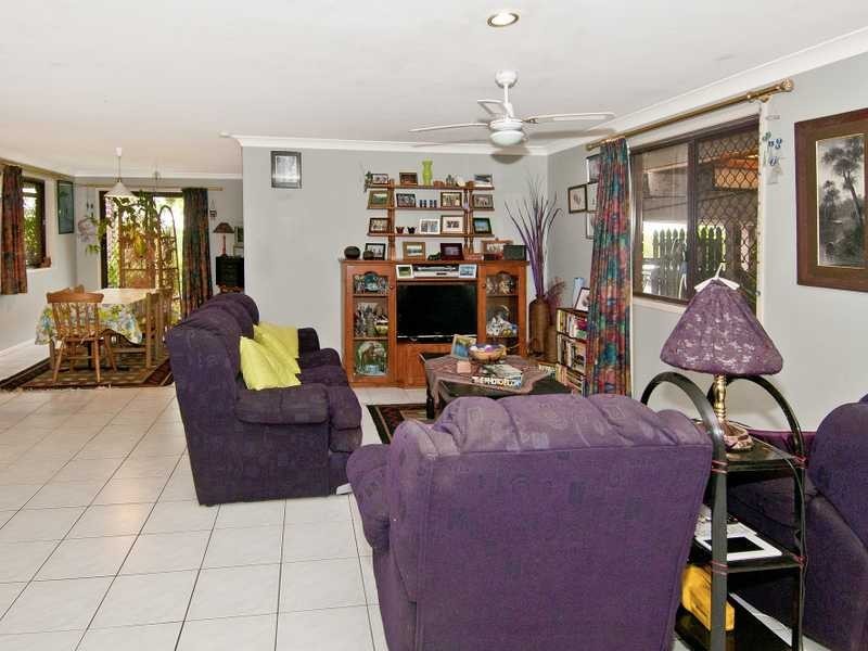 1 Jager Place, Edens Landing QLD 4207
