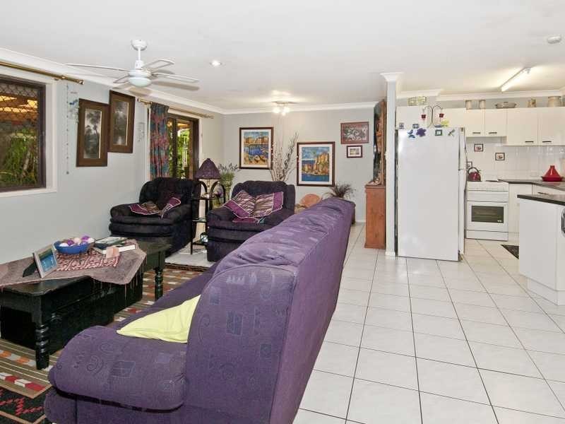 1 Jager Place, Edens Landing QLD 4207