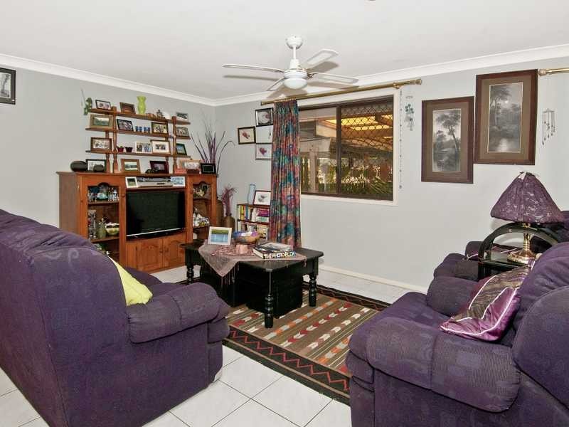 1 Jager Place, Edens Landing QLD 4207