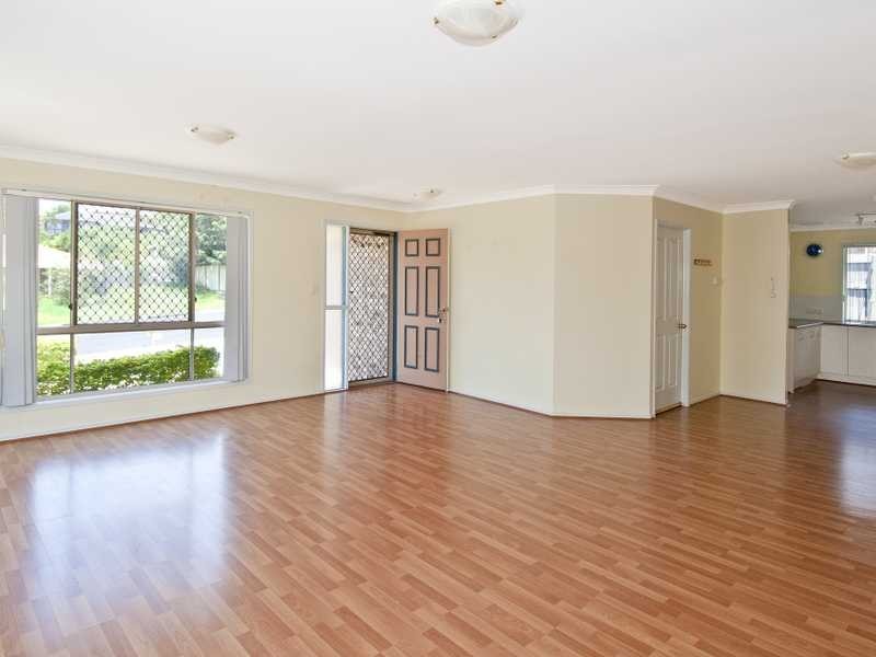 100 Overland Drive, Edens Landing QLD 4207