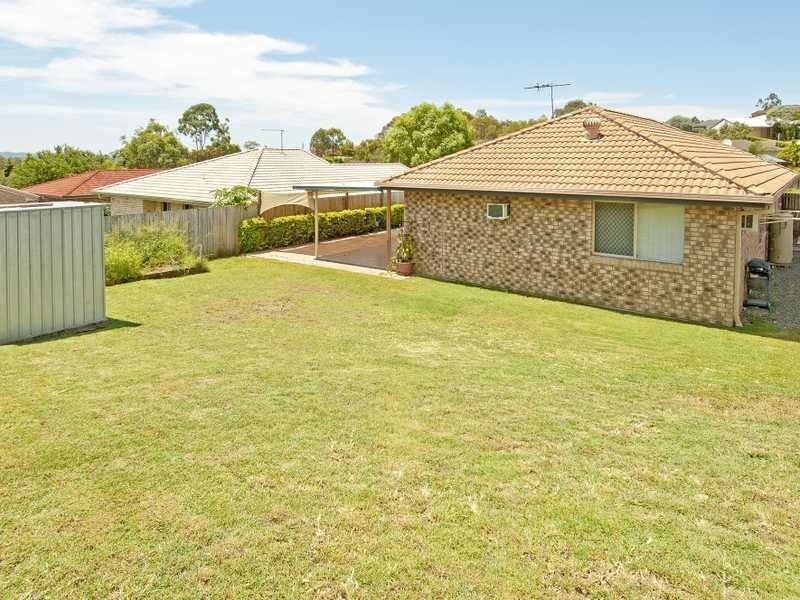 100 Overland Drive, Edens Landing QLD 4207