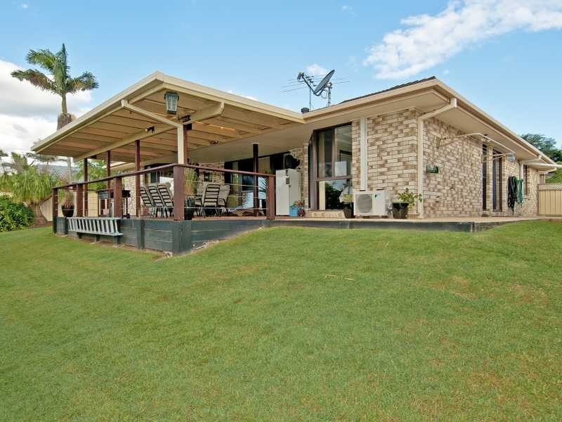 17 Wantana Crescent, Edens Landing QLD 4207