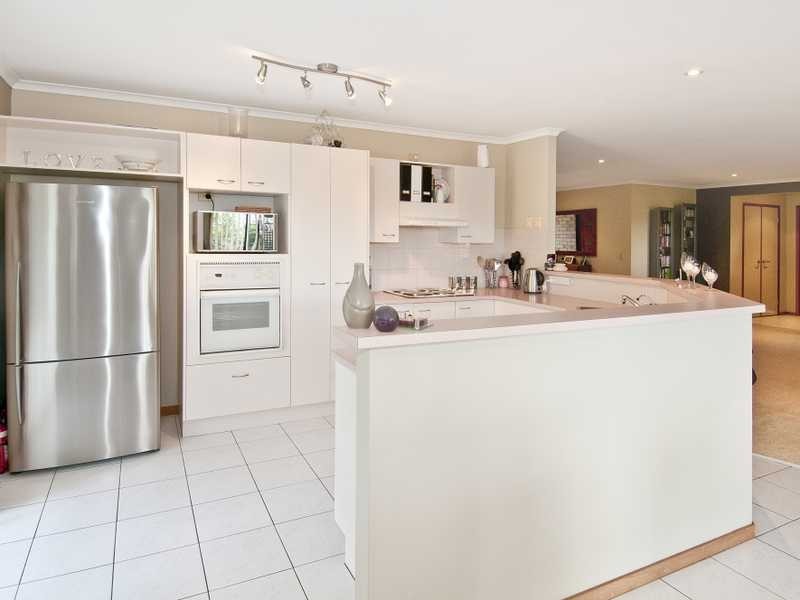 17 Wantana Crescent, Edens Landing QLD 4207