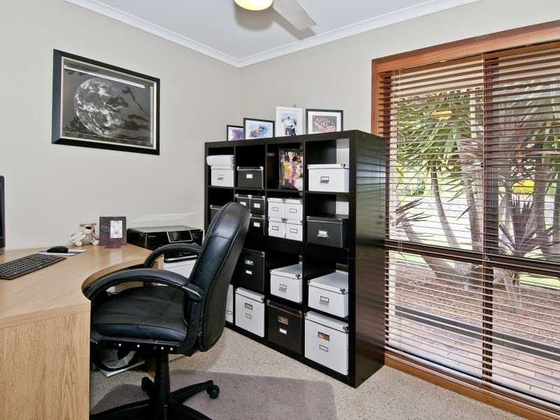 17 Wantana Crescent, Edens Landing QLD 4207