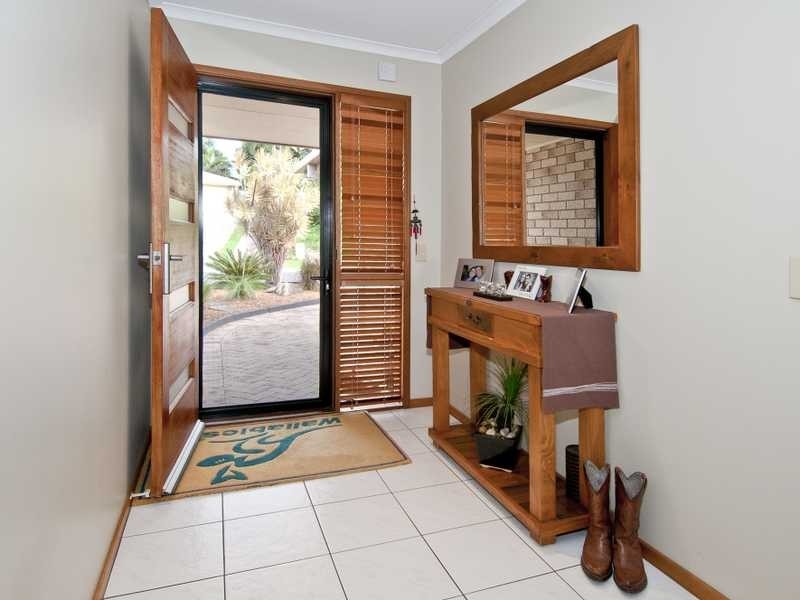 17 Wantana Crescent, Edens Landing QLD 4207