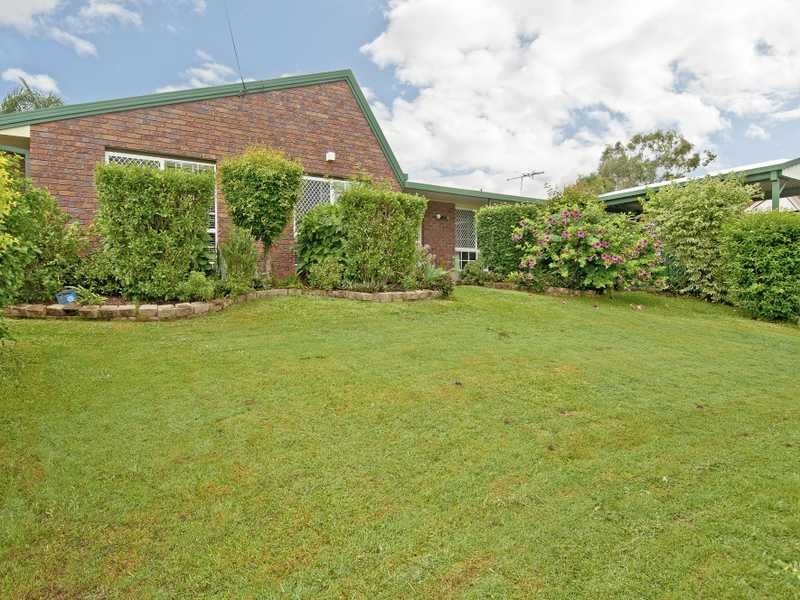 92 Harding Boulevard, Mount Warren Park QLD 4207