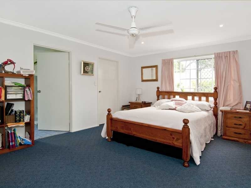 92 Harding Boulevard, Mount Warren Park QLD 4207