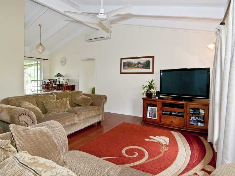 92 Harding Boulevard, Mount Warren Park QLD 4207
