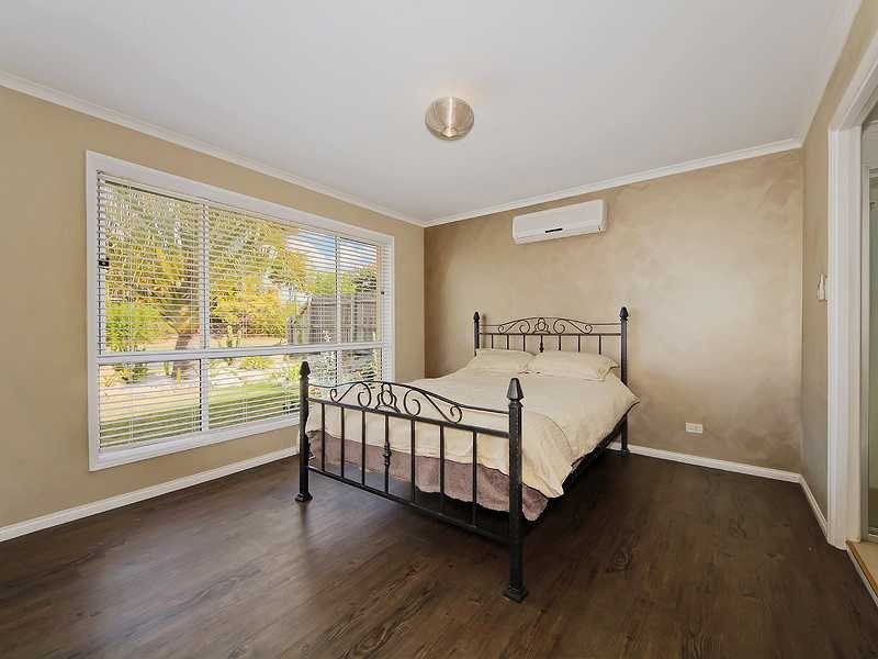 28 Hillside Crescent, Edens Landing QLD 4207