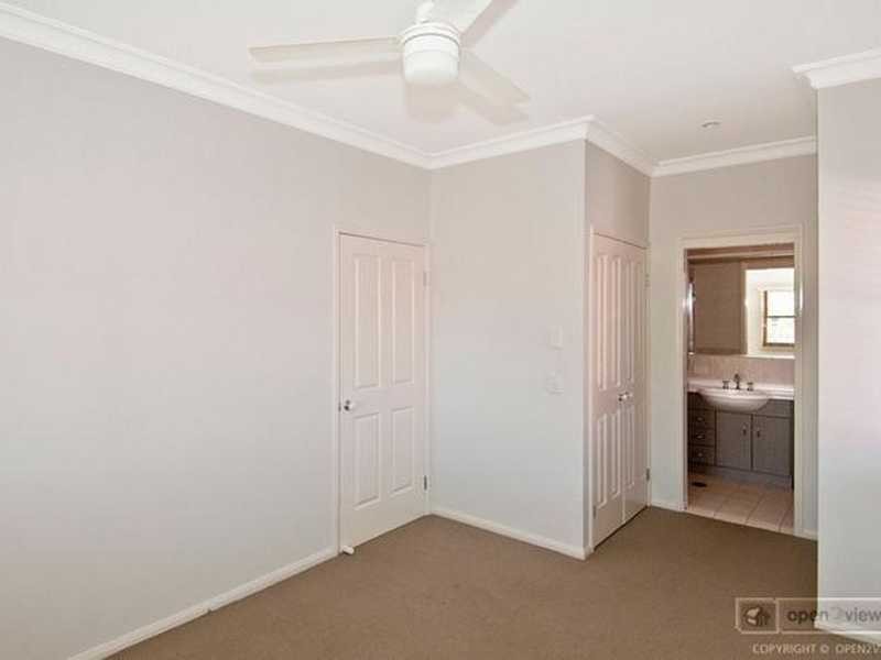 13 Benarkin close, Waterford QLD 4133