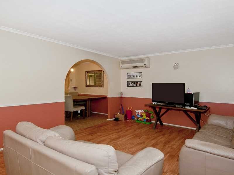 18 Eskdale Street, Holmview QLD 4207
