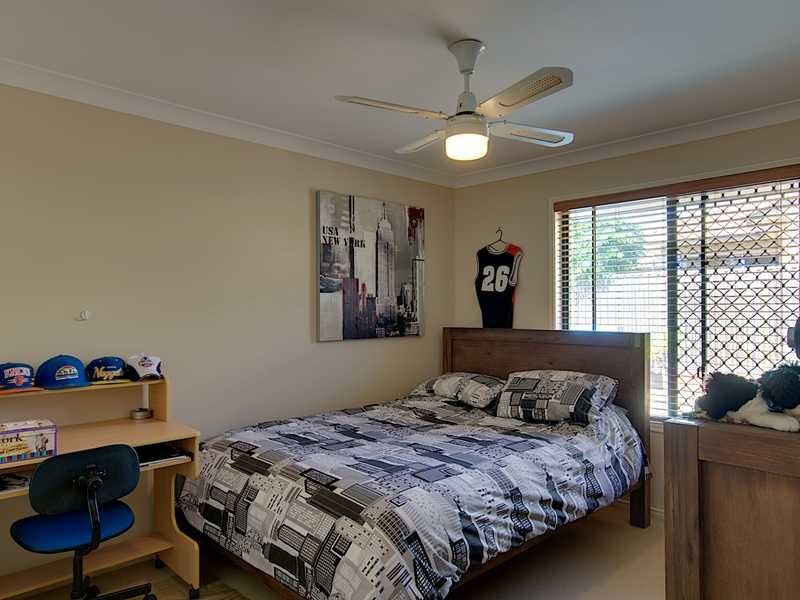 22 The Avenue, Windaroo QLD 4207