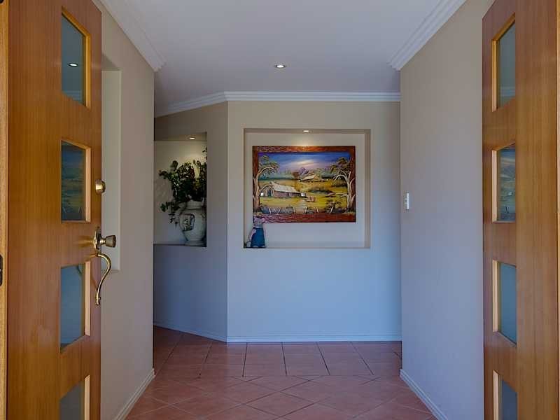 22 The Avenue, Windaroo QLD 4207