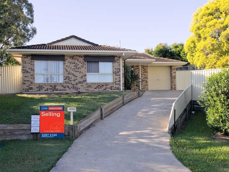 3 Leigh Place, Edens Landing QLD 4207